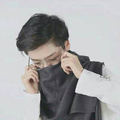 2023最红头像一家三口戴眼镜