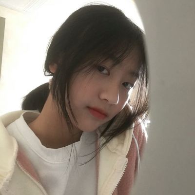 真人头像图片女生简约干净