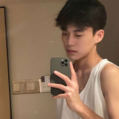 男生头像简单干净