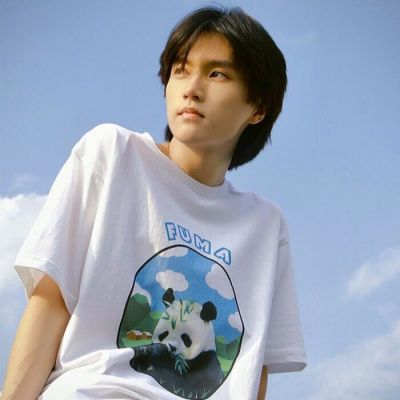 30岁干净有品位的头像男生意境