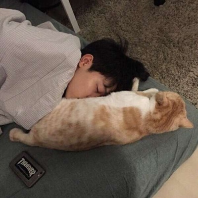 男生头像干净阳光