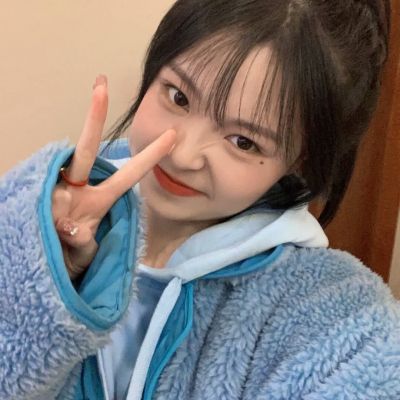 头像简约干净女生不露脸