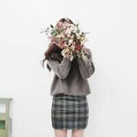 女生拿花头像