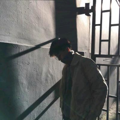 头像男ins高级质感伤感成熟