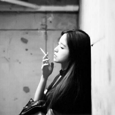 头像女侧面高冷伤感高清