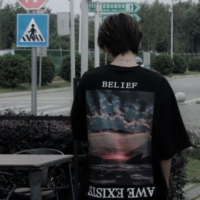 不容易撞头像的小众头像男
