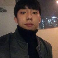 大叔自拍头像
