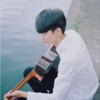 伤心的头像男