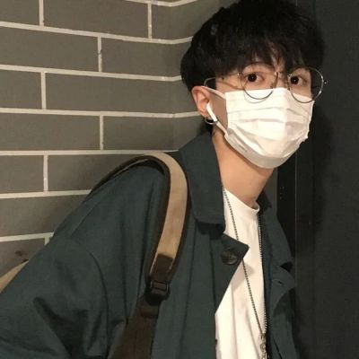 头像男伤感真人