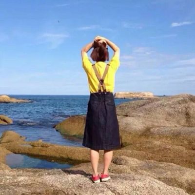 气质女背影微信头像