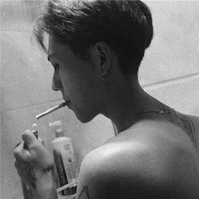 高清头像男成熟稳重 90后