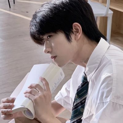 干净男生头像图片