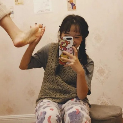 头像女沙雕可爱团头