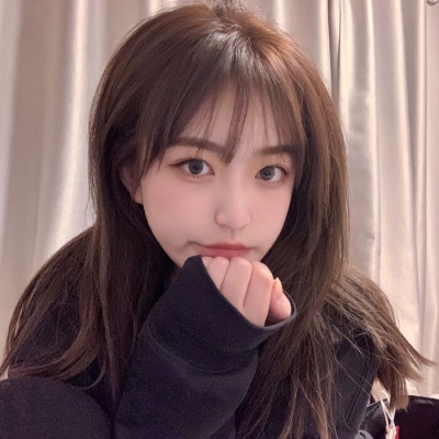 气质很干净的女生头像