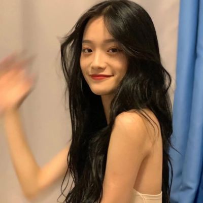 女生头像简单干净的