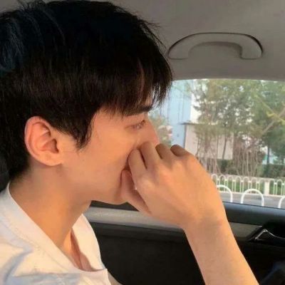男生头像阳光帅气清晰