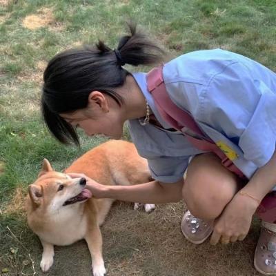 头像女生简单气质 高冷