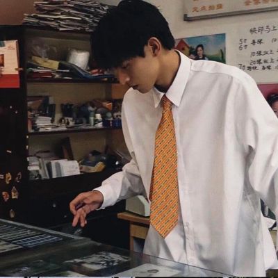头像男真人冷酷帅气图片