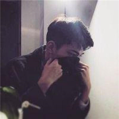 男生头像黑色系真人