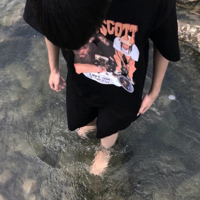 水墨头像简单干净
