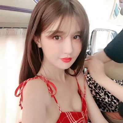 跨年头像红色系女生2023