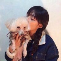 玉桂狗头像女