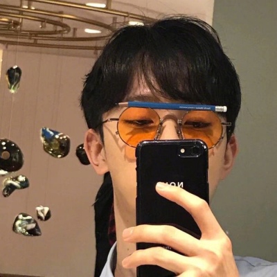 最时尚的微信头像男生