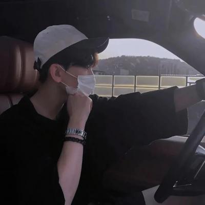 男头像ins高级质感微信头像超酷