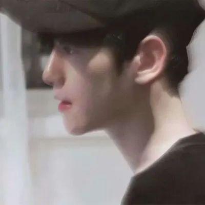 头像高级质感干净男