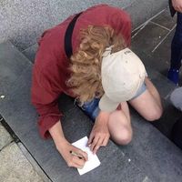 欧美头像女背影大海