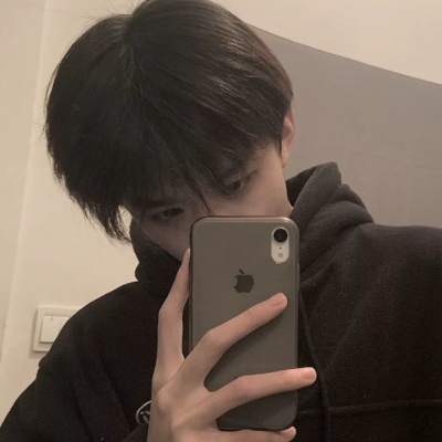 伤心的头像男
